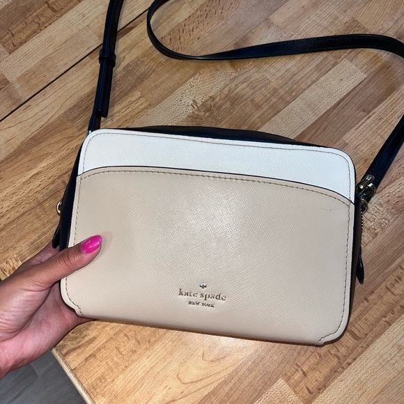 Kate Spade Lauren Color Block Camera Bag | Tan/Black/White - Picture 3 of 10